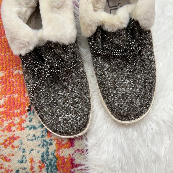 Hey Dude Faux Fur Trim Lining Britt Cocoa Shoes Ankle Boots Booties 7 Gray/Brown - Picture 3 of 9
